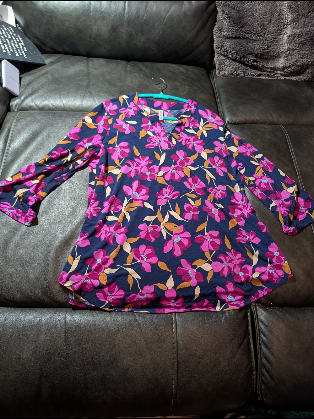 Dear Scarlett Navy Floral V-Neck Tunic with Pink Blooms sz L